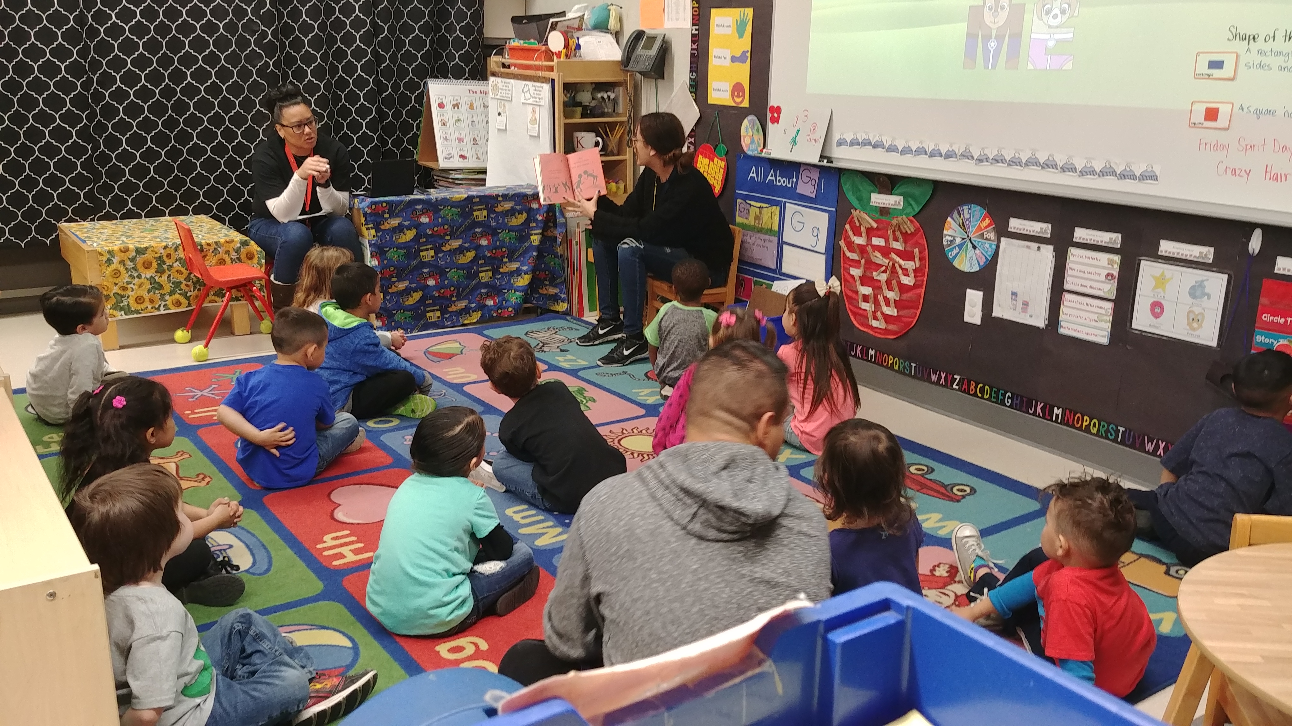 Read to Me: a volunteer reading to children